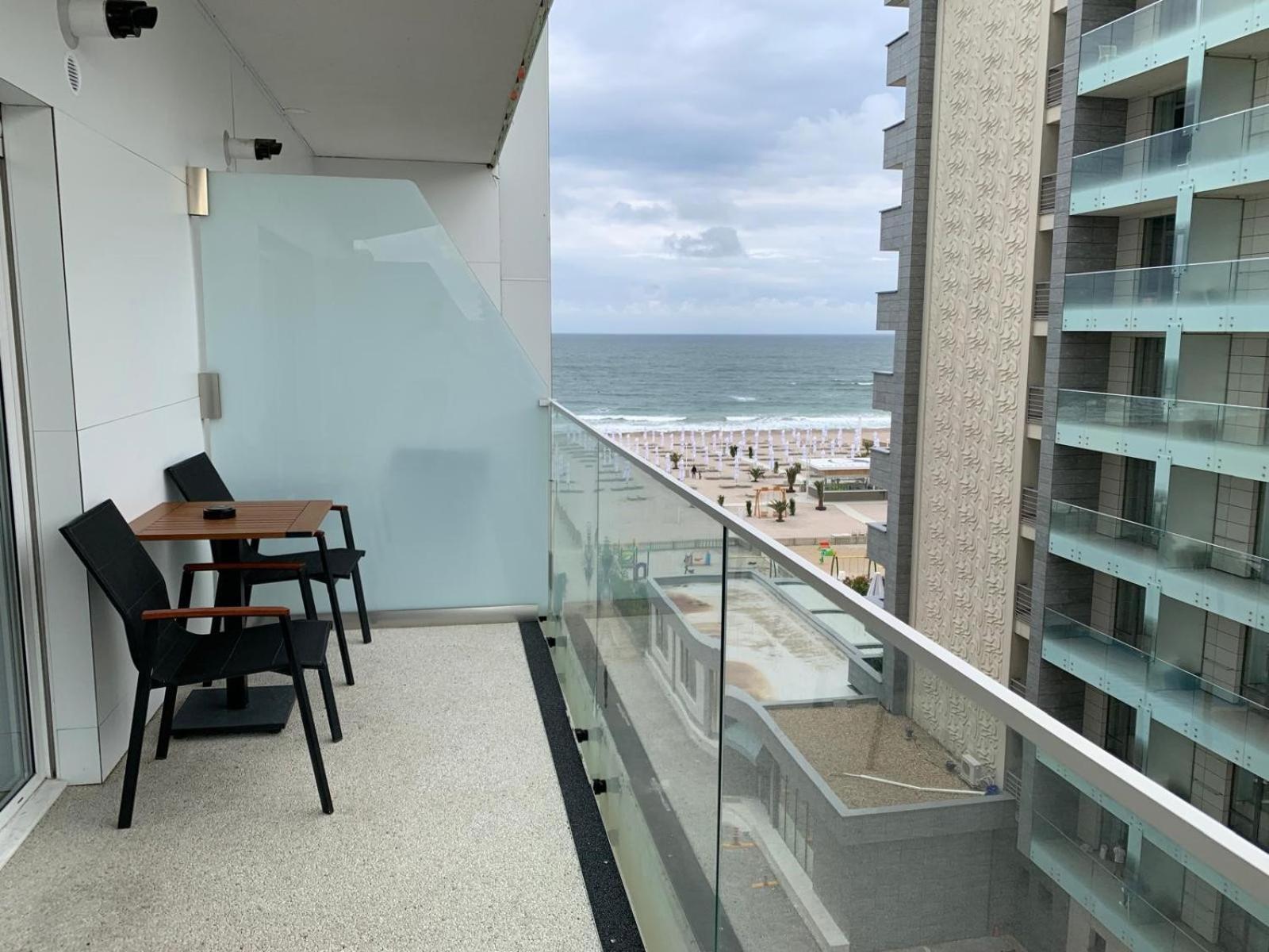 White Tower Mamaia Prestige Apartments Экстерьер фото