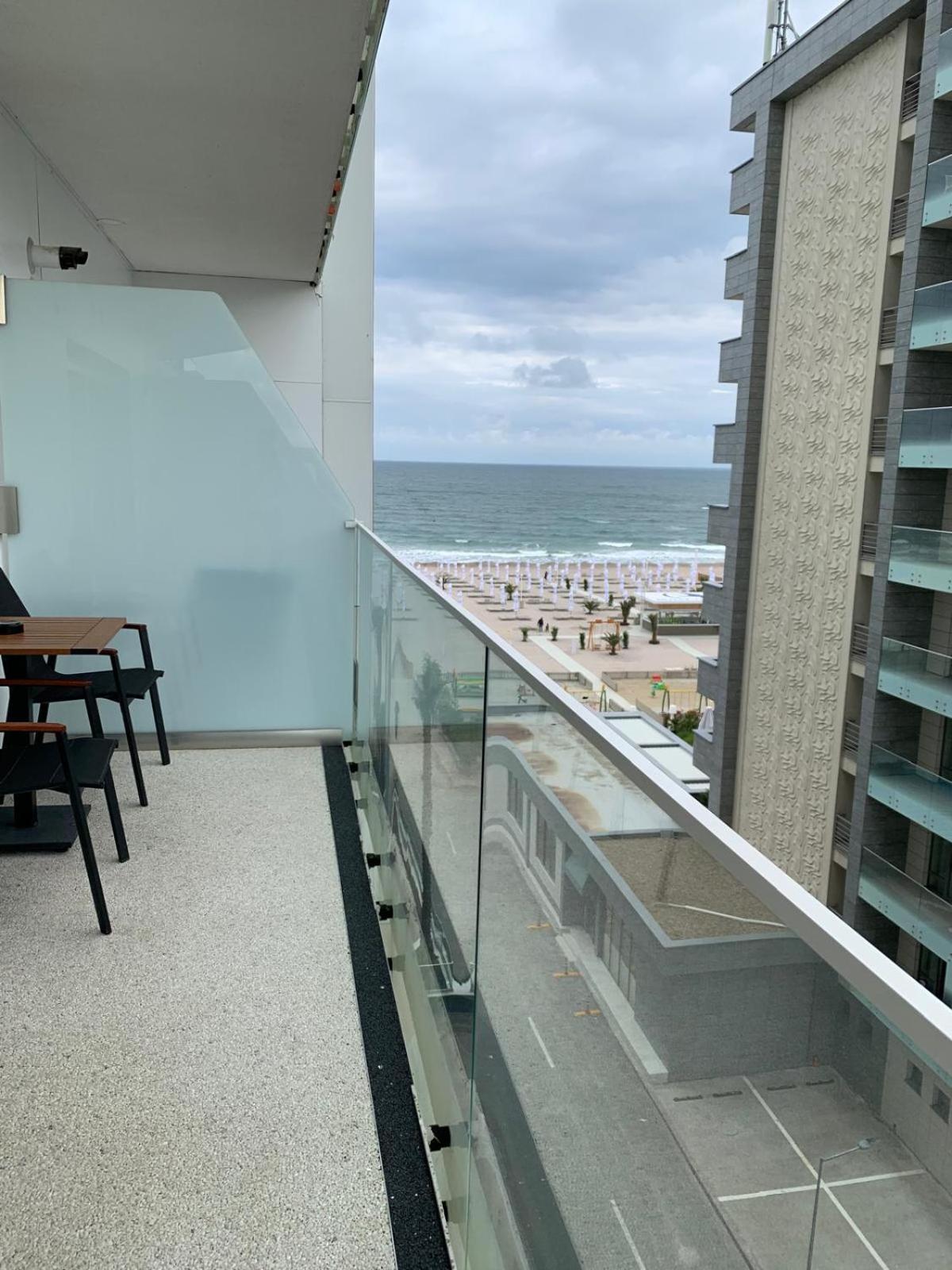 White Tower Mamaia Prestige Apartments Экстерьер фото